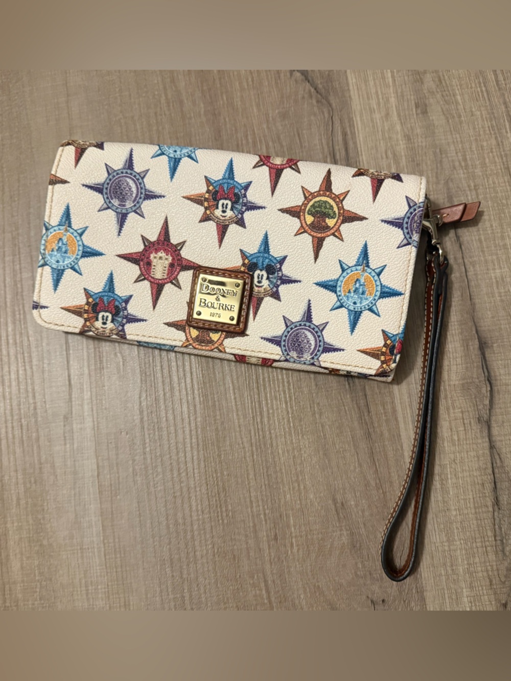 Dooney & Bourke White Multi Compass Wristlet Wallet